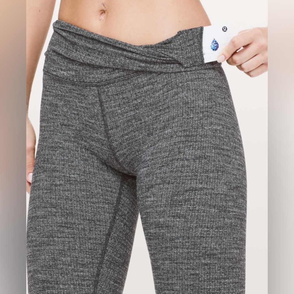 Lululemon Wunder Under high rise - size 6 - Luon variegated black heather knit - Picture 3 of 9